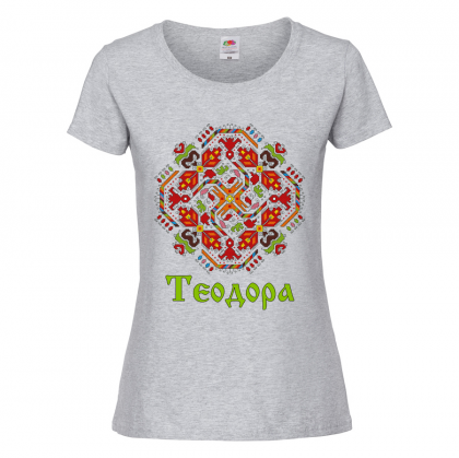 Цветна дамска тениска с шевица