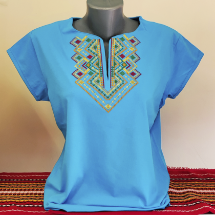 Синя  дамска тениска с бродерия