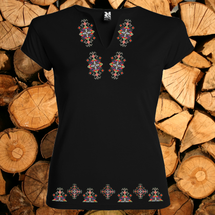 Черна тениска с V-образно деколте- модел 2018