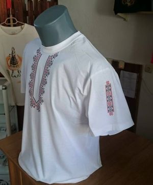 Тениска с народни шевици