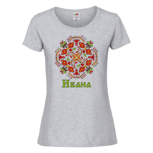 Тениска с щампа с шевица