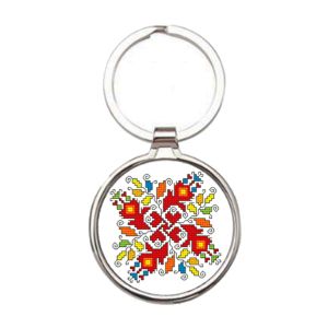 Луксозен метален ключодържател с народни мотиви.