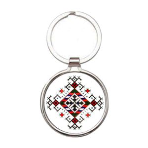 Луксозен метален ключодържател с народни мотиви.