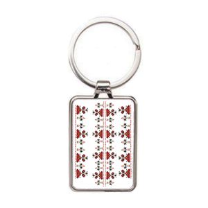 Луксозен метален ключодържател с народни мотиви.