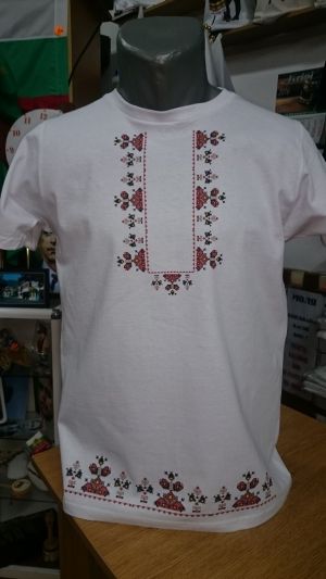 Женска тениска с мотиви на шевици - вариант 2