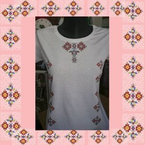 Женска тениска- Българска шевица.