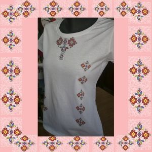 Женска тениска- Българска шевица.