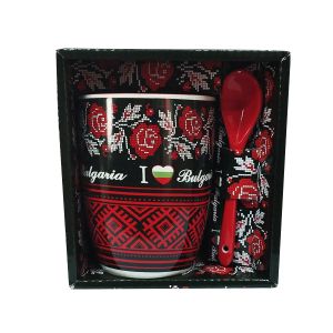 Чаша с черна основа и народни мотиви