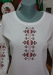 Дамска блуза с дълъг ръкав , мотиви на шевици