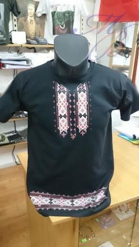 Черна мъжка тениска с народни мотиви.