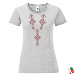 Цветни дамски тениски  с  народни мотиви на шевици.