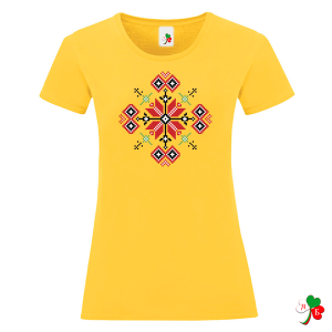 Цветни дамски тениски с народни мотиви на шевици