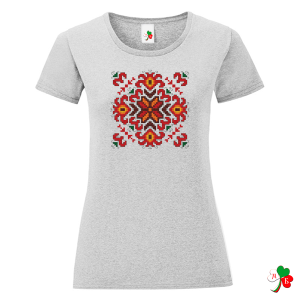 Цветни дамски тениски с народни мотиви на шевици 