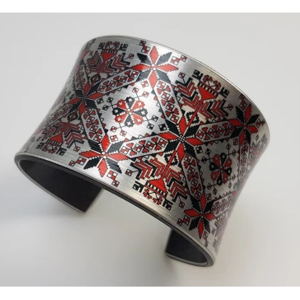 Гривна с мотиви на шевици- Людмила червена