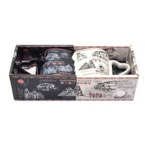 Комплект сувенирни чаши със забележителности и народни мотиви.