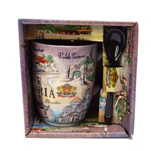 Сувенирна чаша с народни мотиви.