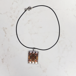 Колие с мотиви на шевици