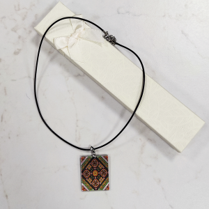 Колие с мотиви на шевици