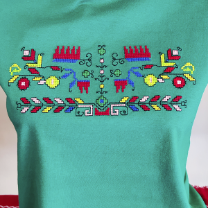 Дамска зелена тениска с бродерия 