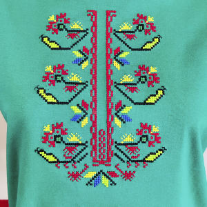 Дамска зелена тениска с бродерия