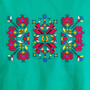 Зелена  мъжка тениска с бродерия 