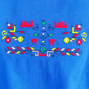 Синя мъжка тениска с бродерия