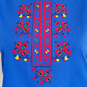 Дамска синя тениска с бродерия