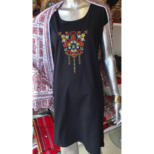 Дамска черна туника с бродерия