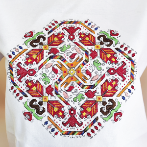 Дамска бяла тениска с бродерия - Слънце