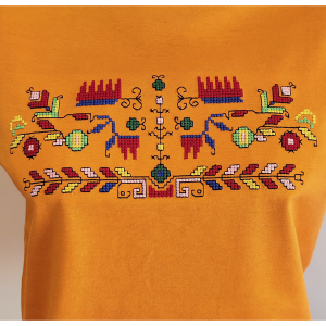 Дамска оранжева тениска с бродерия