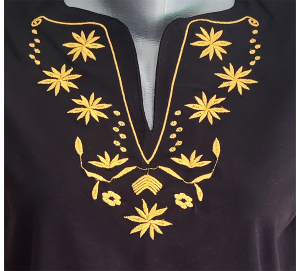 Черна  дамска тениска с бродерия