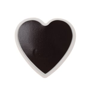 Сувенирен магнит - сърце България с шевици.