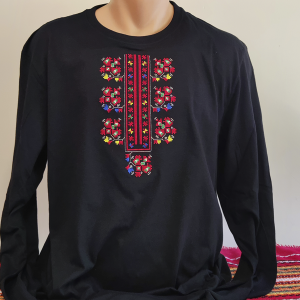Мъжка  черна блуза с бродерия 