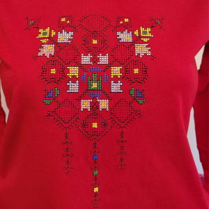 Дамска червена блуза с бродерия