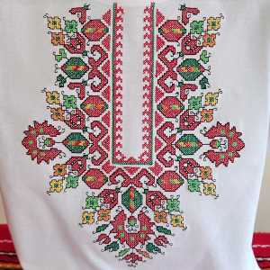 Детска бяла тениска с бродерия