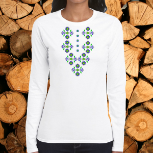 Дамска блуза с дълъг ръкав , мотиви на шевици.