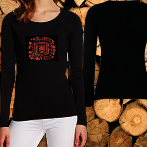 Дамска черна блуза с дълъг ръкав , мотиви на шевици.